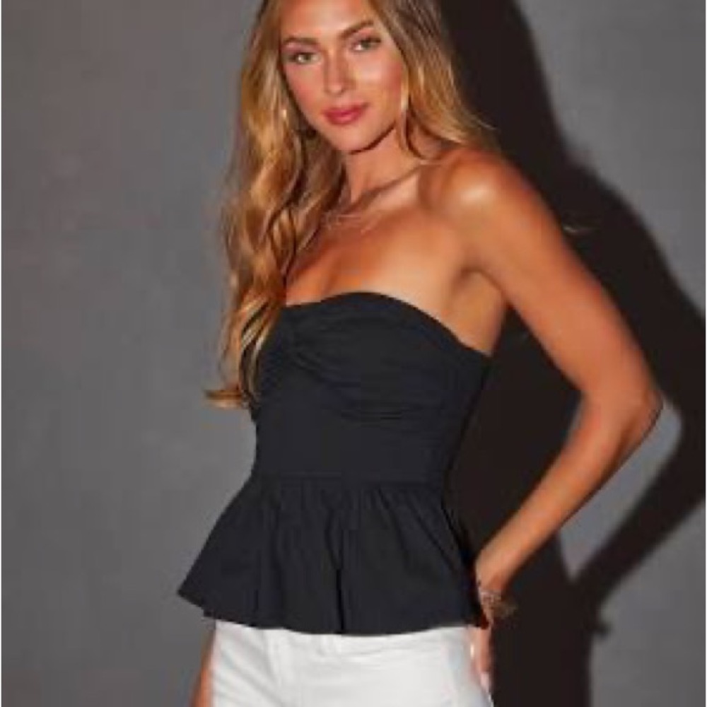VICI BOUTIQUE Black Peplum Tank Top!❤️